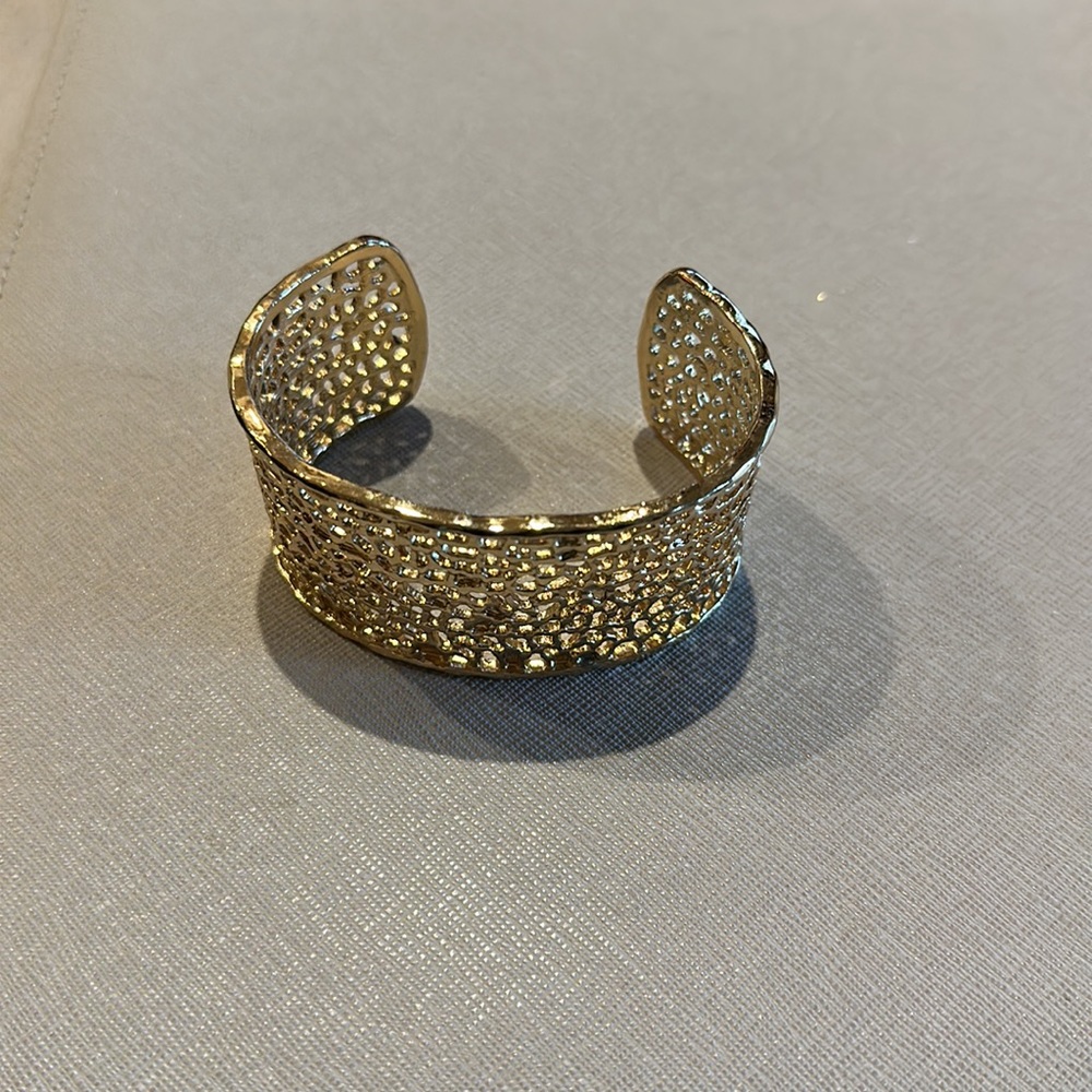 Elegant Gold Honeycomb Bracelet